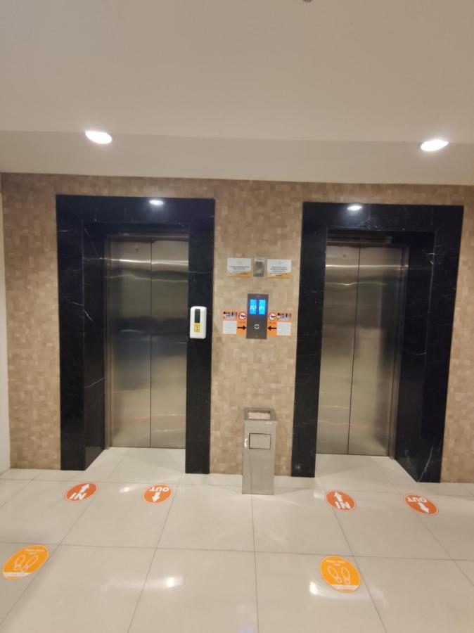 Student Park Hotel Jogjakarta Buitenkant foto