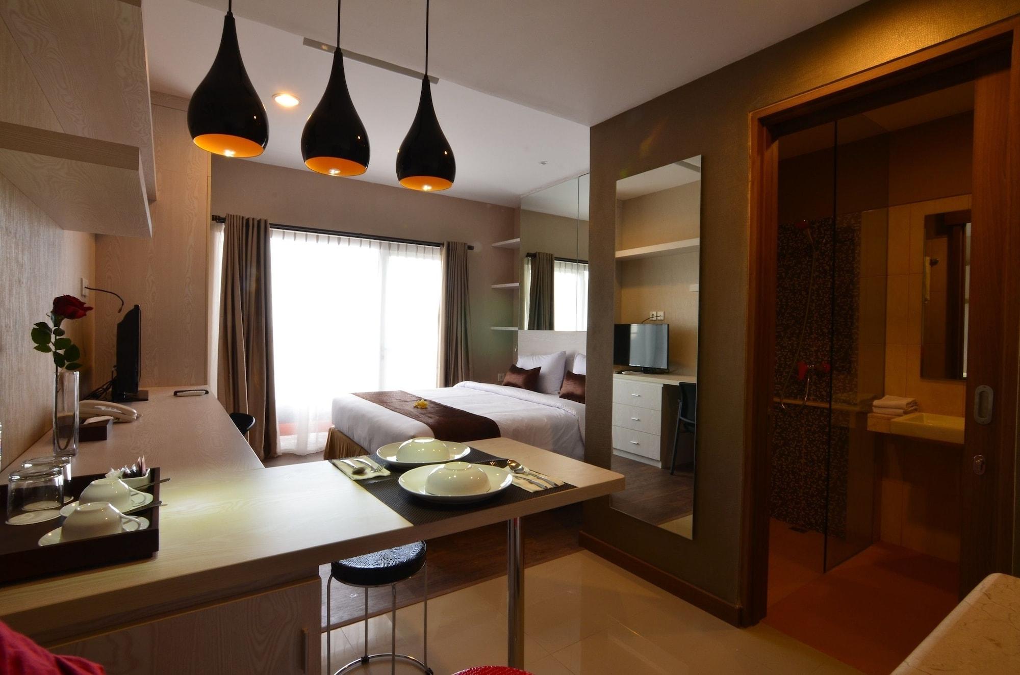 Student Park Hotel Jogjakarta Buitenkant foto