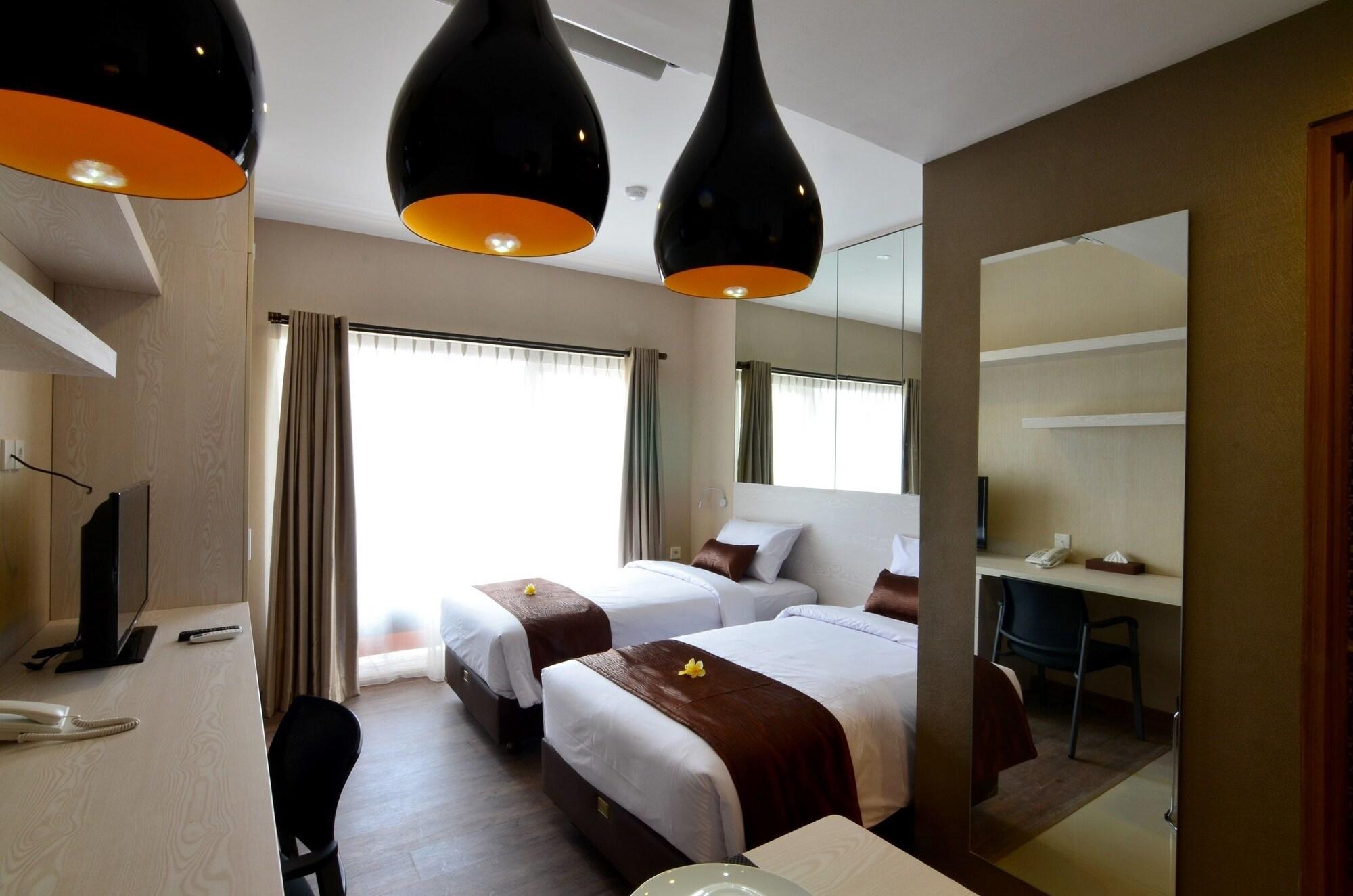 Student Park Hotel Jogjakarta Buitenkant foto